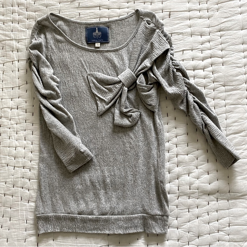 Anthropologie Iris & Navy Gray Knit Ribbon Bow Top Size S